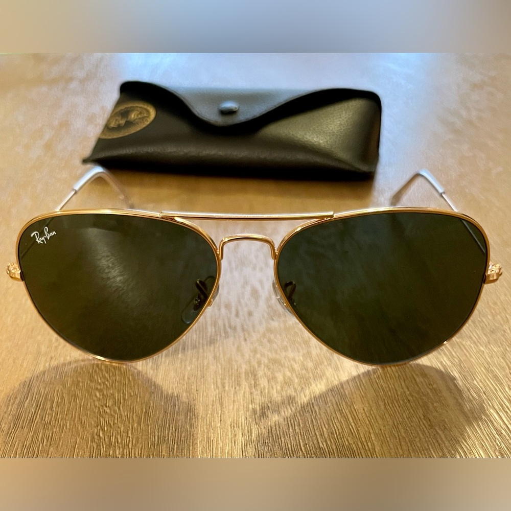 Ray-Ban Aviators like new - Picture 2 of 3